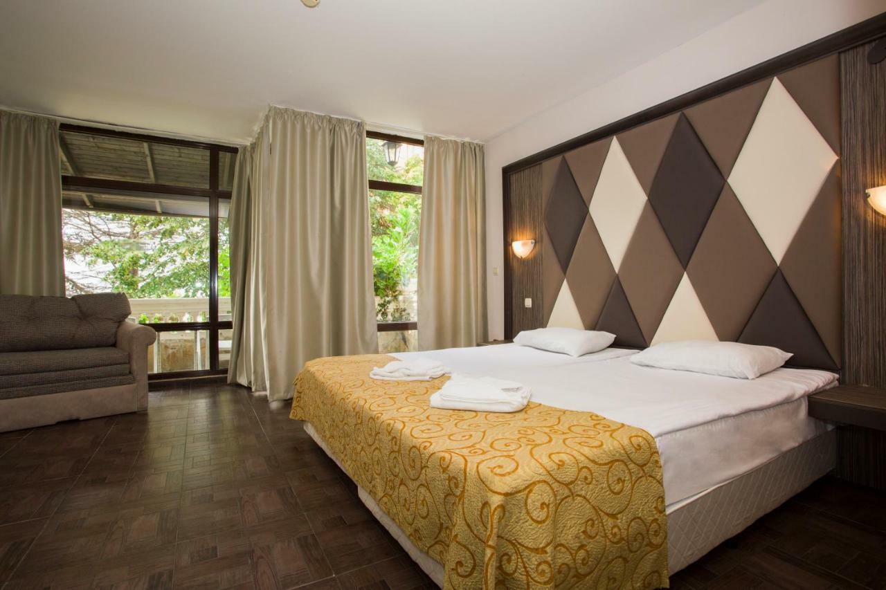 Villas Elenite Room photo
